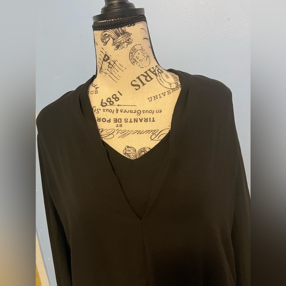 Trapunto Double V-Neck Blouse, Black Double V-Neck Blouse - Picture 4 of 7